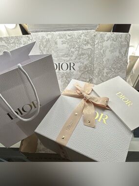 NEWDior Couture Gift Box w Pink Ribbon9x9x5in.Dior Gift Bag,Card,rev parcel box